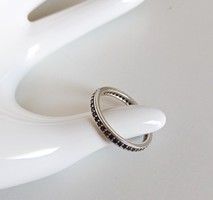 Körben fekete köves ezüst gyűrű (20 mm) 