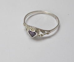 Szív díszítésű, díszes,köves ezüst gyűrű.