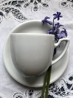 Szép fehér modern teás csésze aljjal