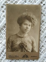 Antik, magyar CDV/vizitkártya/keményhátú fotó Mérei és Társa Budapest női portré, 1900 körüli 