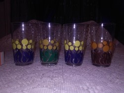 Négy darab retro vizes pohár színes mintával - együtt