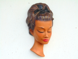 Terrakotta női fej falidísz