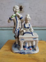 Porcelán barokk stílusú pár
