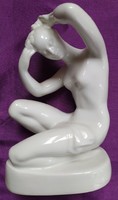 Retro porcelán szobor - fésülködő nő - 15 cm.