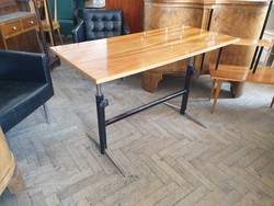Régi retro krómozott fémvázas állítható magasságú rugós mid century íróasztal asztal