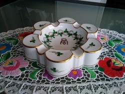 Petrezselyem mintás Herendi porcelán hamutál, aranyozott Mátyás pince logóval!