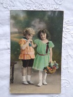 Antik, német kézzel színezett, fotólap/képeslap kislány, kisfiú/gyerekek/kézcsók 1914