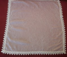 Tablecloth with lace edges