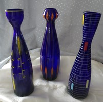 Parádi kobaltkék vázák