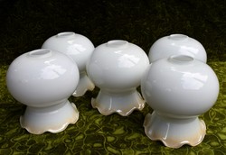 Fodros szélű tejüveg lámpabúra 5 darab csillár , lámpa , falikar búra alkatrész 17 x 16 cm/ db.
