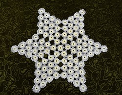Horgolt csipke kézimunka lakástextil dekoráció kis méretű terítő 45 x 40 cm hatágú csillag színes