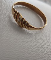 14 karátos arany gyűrű, kicsi brill kővel, szép ajándék lehetőség