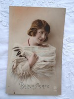 Antik francia kézzel színezett romantikus fotólap/képeslap hölgy stólában, Boldog Új Évet 1921