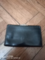 Elegáns fekete bőr pénztárca az 1970-es évekből