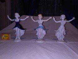 Táncoló lány porcelán figura, nipp - három darab együtt - ARPO