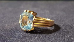 Nagyon szép, mutatós 14 K arany gyűrű Aquamarinnal