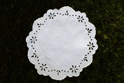 Antik madeirás madeira fehér lyuk hímzés csipke terítő abrosz asztal közép dekoráció 27,5 x 30,5 cm