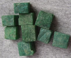 Természetes smaragd téglatestek, Kolumbiából