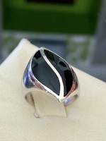 Kivételes ezüst gyűrű Onix kővel