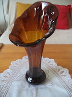 Szakított üveg váza