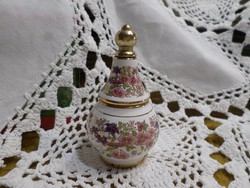 Gyönyörű kézzel festett porcelán parfümös tégely.