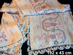 Antik, keresztszemes hímzett vászon drapéria, vagy terítő 192 x 43 cm