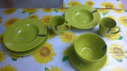 Új kiwi zöld  kerámia  tányérok mély és lapos