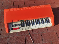 Bontempi Pop5 olasz szintetizátor, orgona dobgéppel