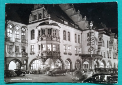Németország,München leghíresebb kocsmája a  Hofbräuhaus, 1958-n újították fel