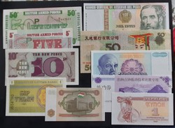 10 darab Unc külföldi bankjegy egyben.