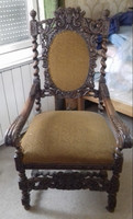 Reneszánsz vagy neoreneszánsz stílusú faragott antik karszék trón karos szék - akár íróasztalhoz is