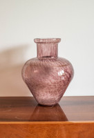 Retro karcagi (berekfürdői) fátyolüveg váza, sötét rózsaszín / lila repesztett üveg váza
