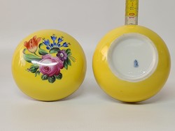 Virágmintás, sárga Herendi porcelán bonbonier (1741)