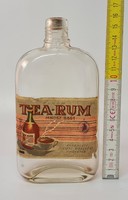 "Finom Tea-Rum, Budapesti Szesz-Élesztő és Likőrgyár" címkés rumosüveg (1740)