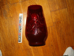 Nagyméretű üveg váza virágtartó piros üveg talán ólomüveg vagy nem tudom mi ez de impozáns