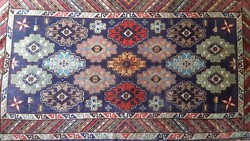Semi-antik kézi csomózású szép szőnyeg