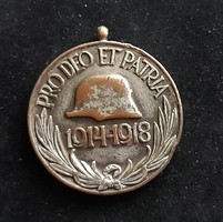 Pro Deo Et Patria 1914-1918, Magyar Háborús Emlékérem szalag nélkül.