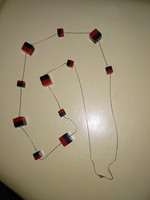 elegáns Art deco stílusú hosszú nyaklánc vörös fekete műanyag, női ékszer art deco style necklace