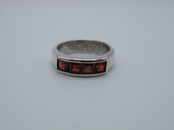 KK1261 Piros köves ezüst gyűrű 925 fémjelzett