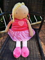 RÓZSASZÍN SZÍVECSKÉS RONGYBABA