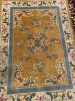 Kínai motívumú s.perzsa szőnyeg.