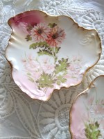 FOGLALT FARVARA RÉSZÉRE Carl Knoll Austria, kézzel festett, aranyozott, virágmintás rózsaszín tálkák