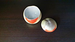HÜTTL Porcelán, alma bonbonier, 1900-as évek elejéről. Különleges.  Hüttl Tivadar jelzéssel.