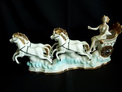 4 lovas porcelán hintó női hajtóval jelzett Arpo porcelán