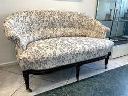 Francia klasszicista stílusú kanapé
