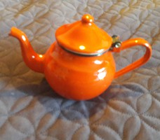 Zománcos piros kanna