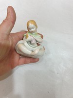 Porcelán figura