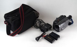 1E942 Sony CCD-TRV30E kamera tartozékokkal