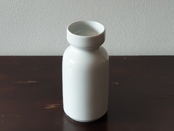 Festetlen Alföldi váza hófehér porcelán dísztárgy