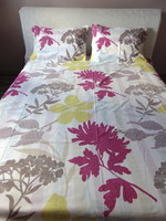 Gyönyörű nagy virágmintás / csíkos ágynemű garnitúra pasztell nyári színekkel